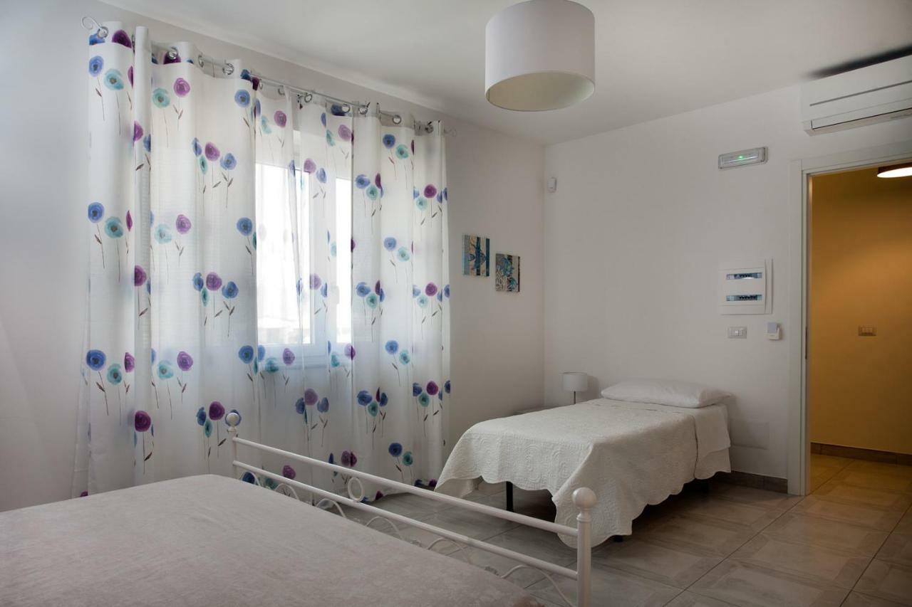 B&B A Due Passi Dal Mare Catona Di Reggio Calabria Eksteriør billede