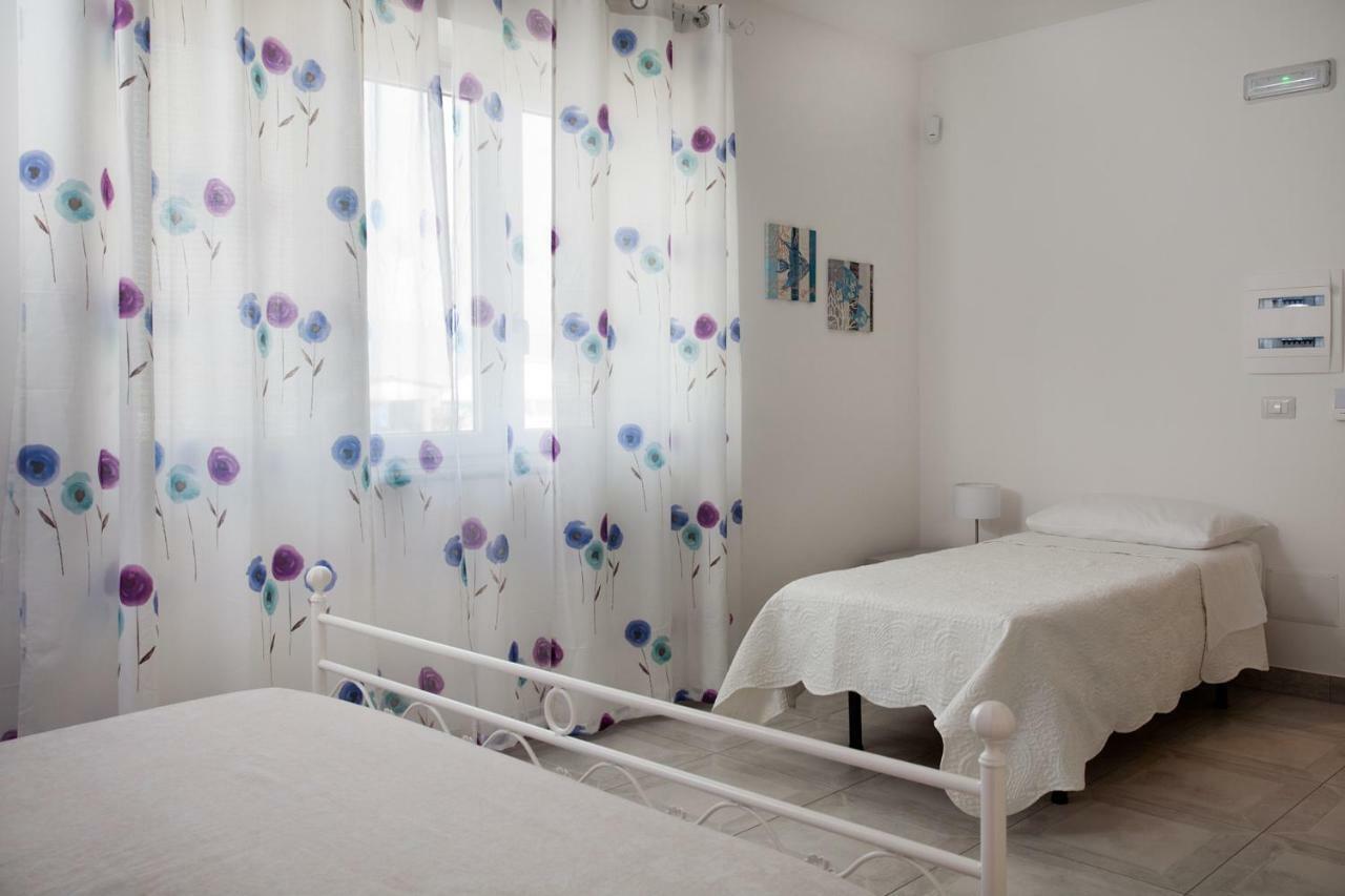 B&B A Due Passi Dal Mare Catona Di Reggio Calabria Eksteriør billede